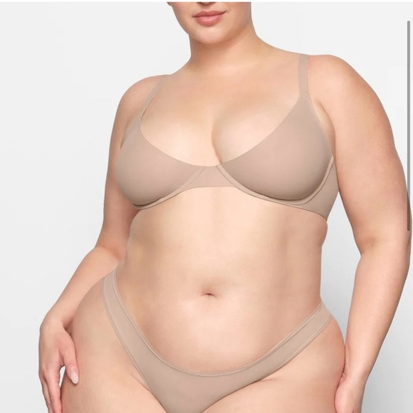 SKIMS FITS EVERYBODY PLUNGE BRA - 1997 - Picture 1 of 4